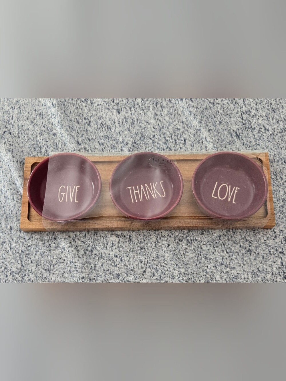 Rae Dunn NWT Tid bit 3 Bowl Set With wood Tray
